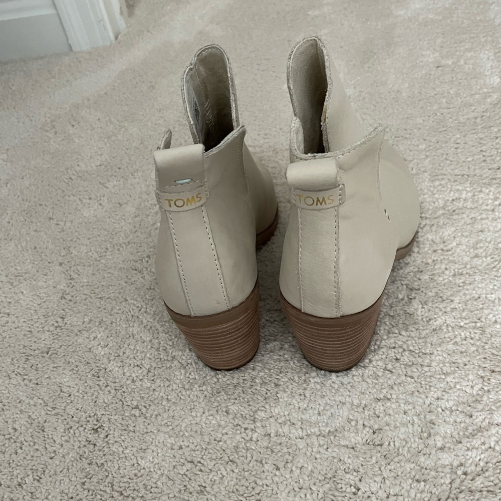 Cutout Block Heel Tan Booties Size 7 EUC - Picture 7 of 8
